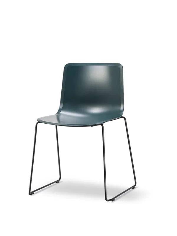 Pato Stol, medestel fra Fredericia Furniture Ancient green / Krom - Jacobsen Plus