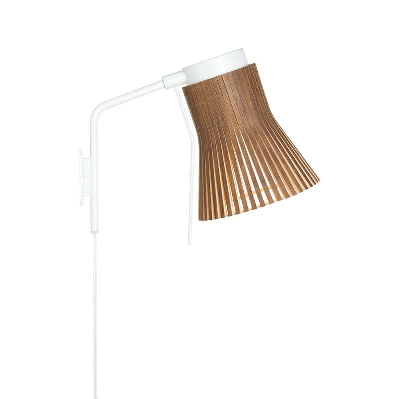 Secto Petite 4630 vägglampa valnöt