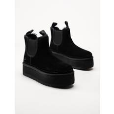 UGG - W Neumel Platform CH - Svarta platåboots i mocka storlek 5 - Black (5)