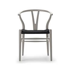 Y-stol CH24 Soft Silver Grey med sort flet af Hans J. Wegner