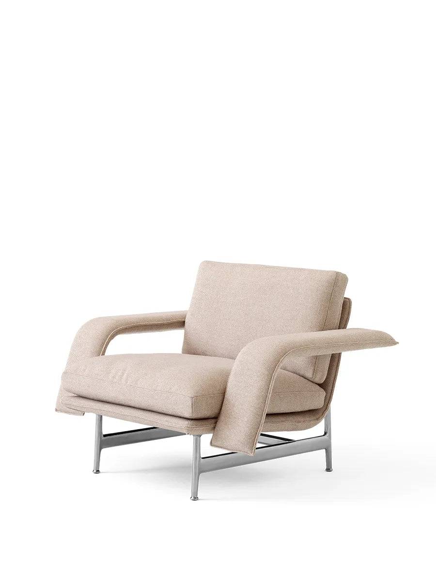 Meantime AV29 Lounge Chair fra &Tradition Hallingdal 0220 / Poleret aluminium - Jacobsen Plus