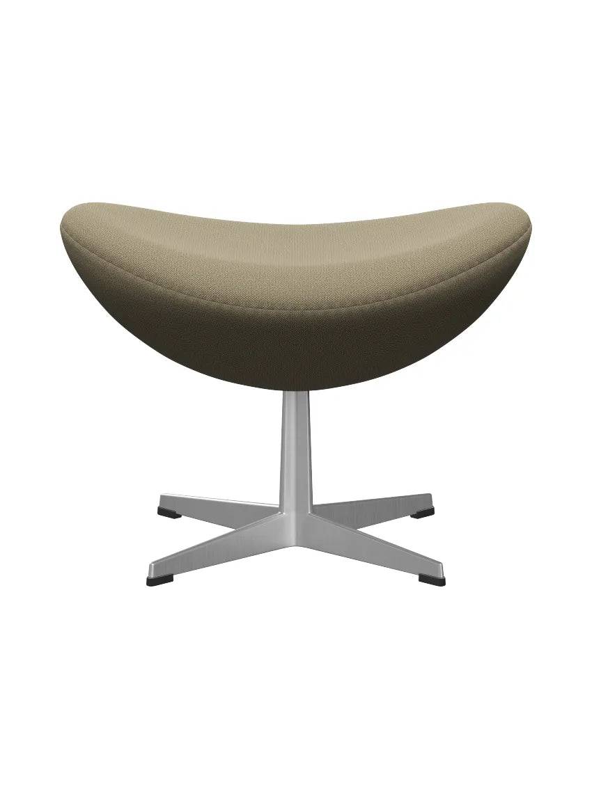 3127 Fodskammel til Ægget af Arne Jacobsen stofgr. 1 Capture / 5102 warm sand - Jacobsen Plus