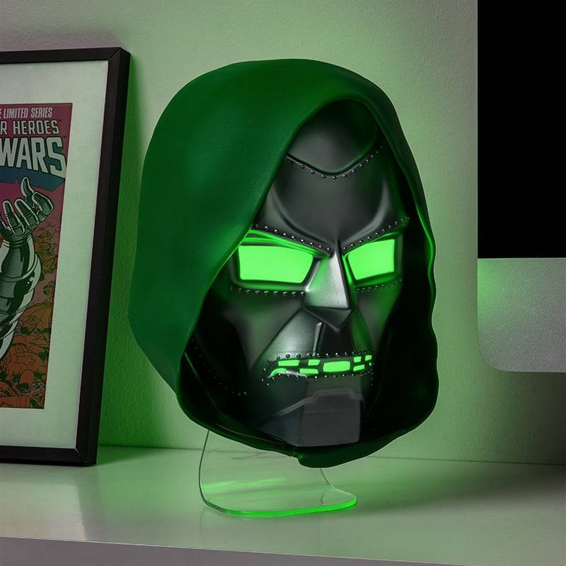 Marvel - Dr. Doom Mask - Light 23Cm