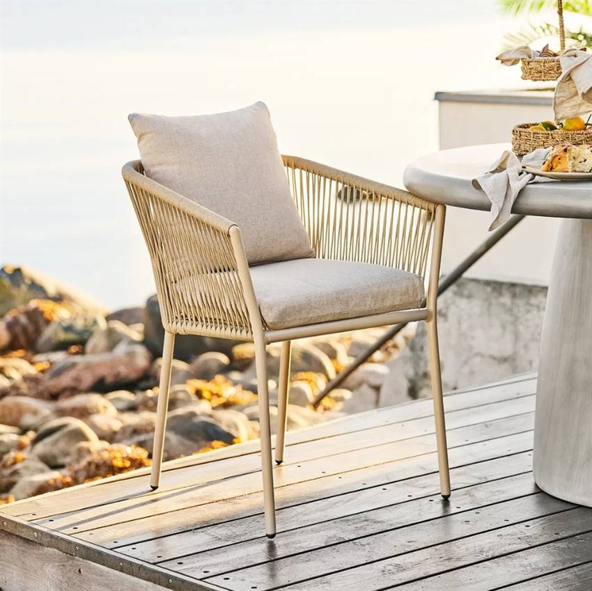 Scandinavian Living Fjordhav Havestol - Sand inkl. hynde | Møbelsalg.dk