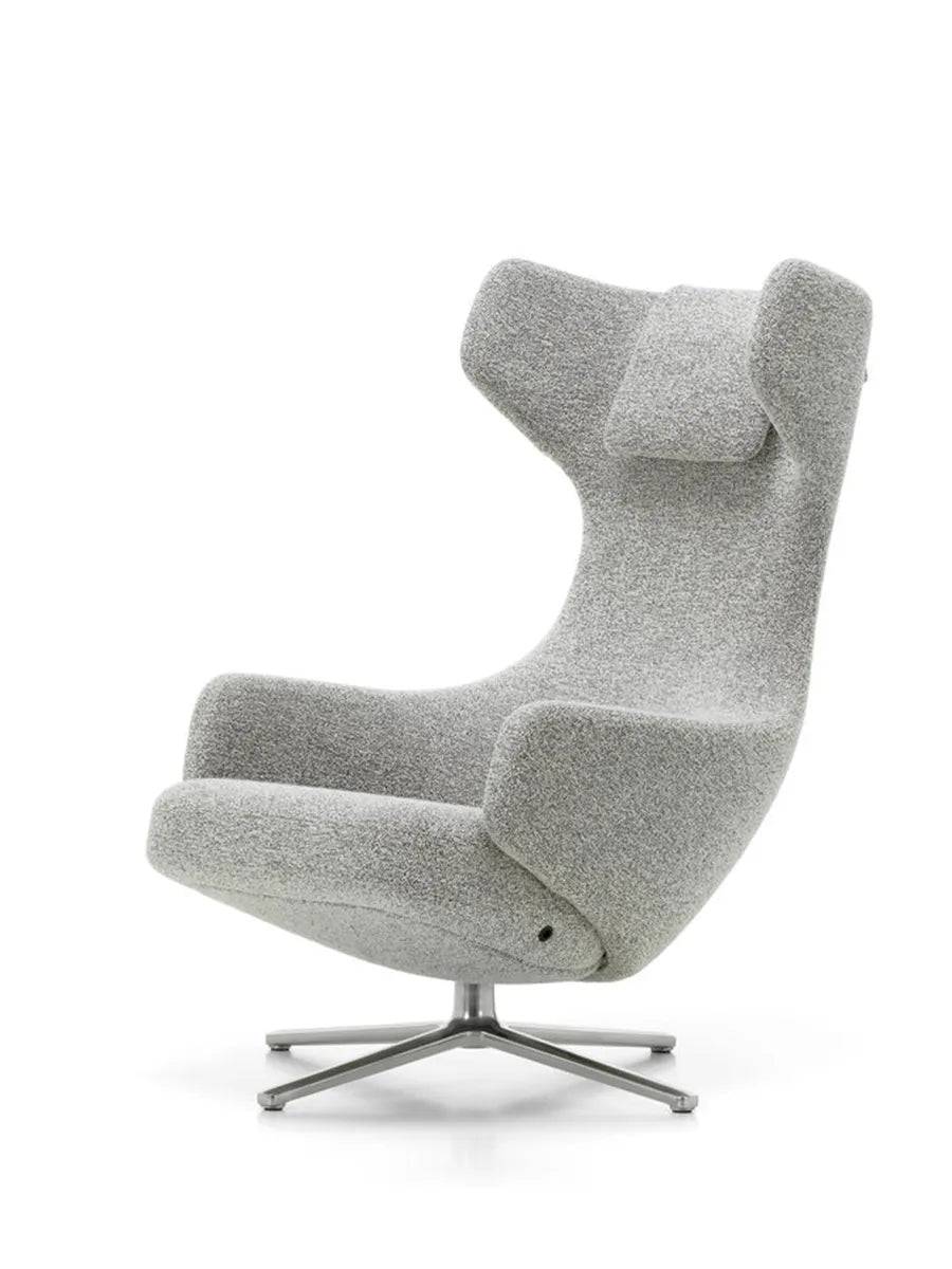 Grand Repos Lænestol, cream/dark brown fra Vitra - Jacobsen Plus