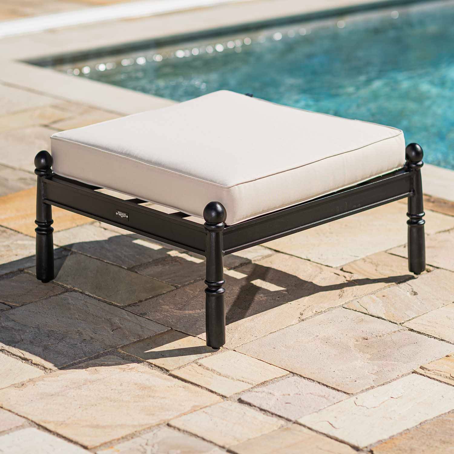 Fotpall Utomhus Svart Aluminium Capri | Utemöbler & trädgårdsmöbler | Vesani