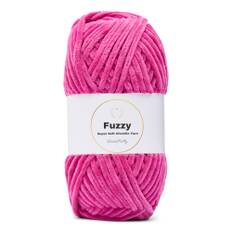 LindeHobby Fuzzy Chenille 44 Lys fuchsia Indhold:100% Polyester Vægt/længde:100 g = ca. 120 meter Anbefalede pinde: 6.00-9.00 mm Anbefalede hæklenåle:4.00-6.50 mm Strikkefasthed: 10 x 10 cm = 14 m x 14 p Vask:Skånsom vask max 30°C / Må ikke tørretumbles.