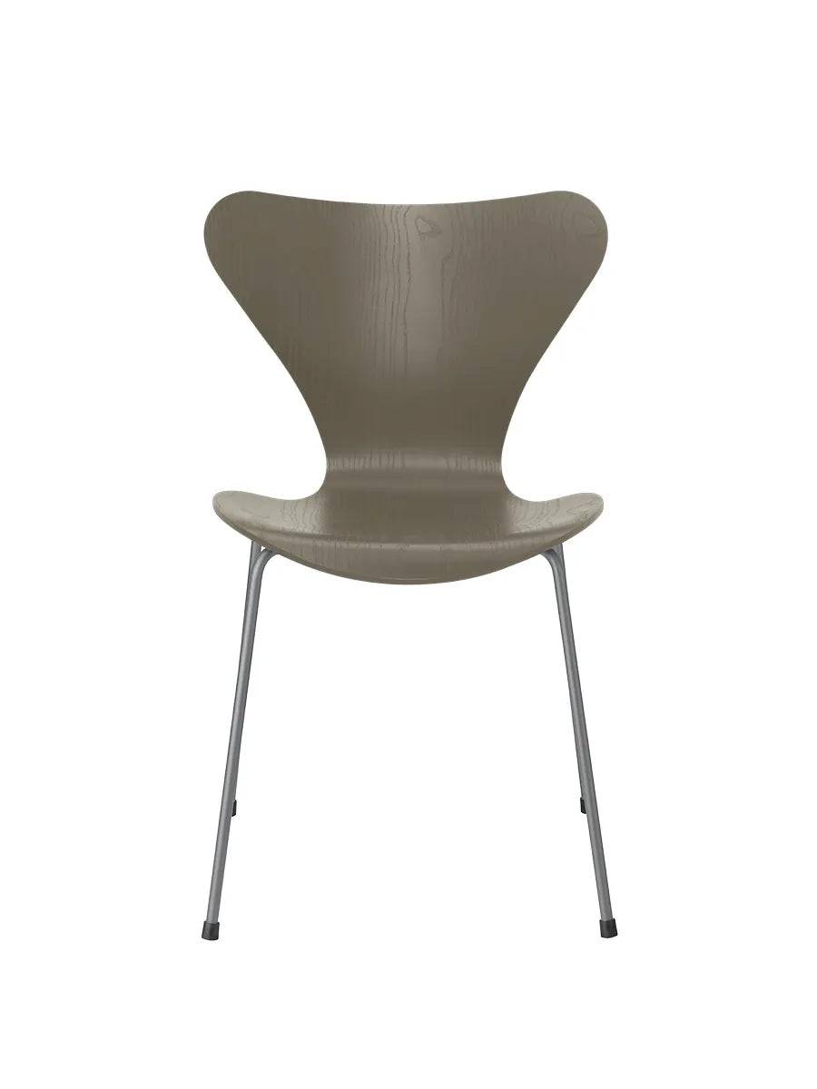 3107 Serie 7 stol i farvet ask af Arne Jacobsen Olive Green / Silver Grey - Jacobsen Plus