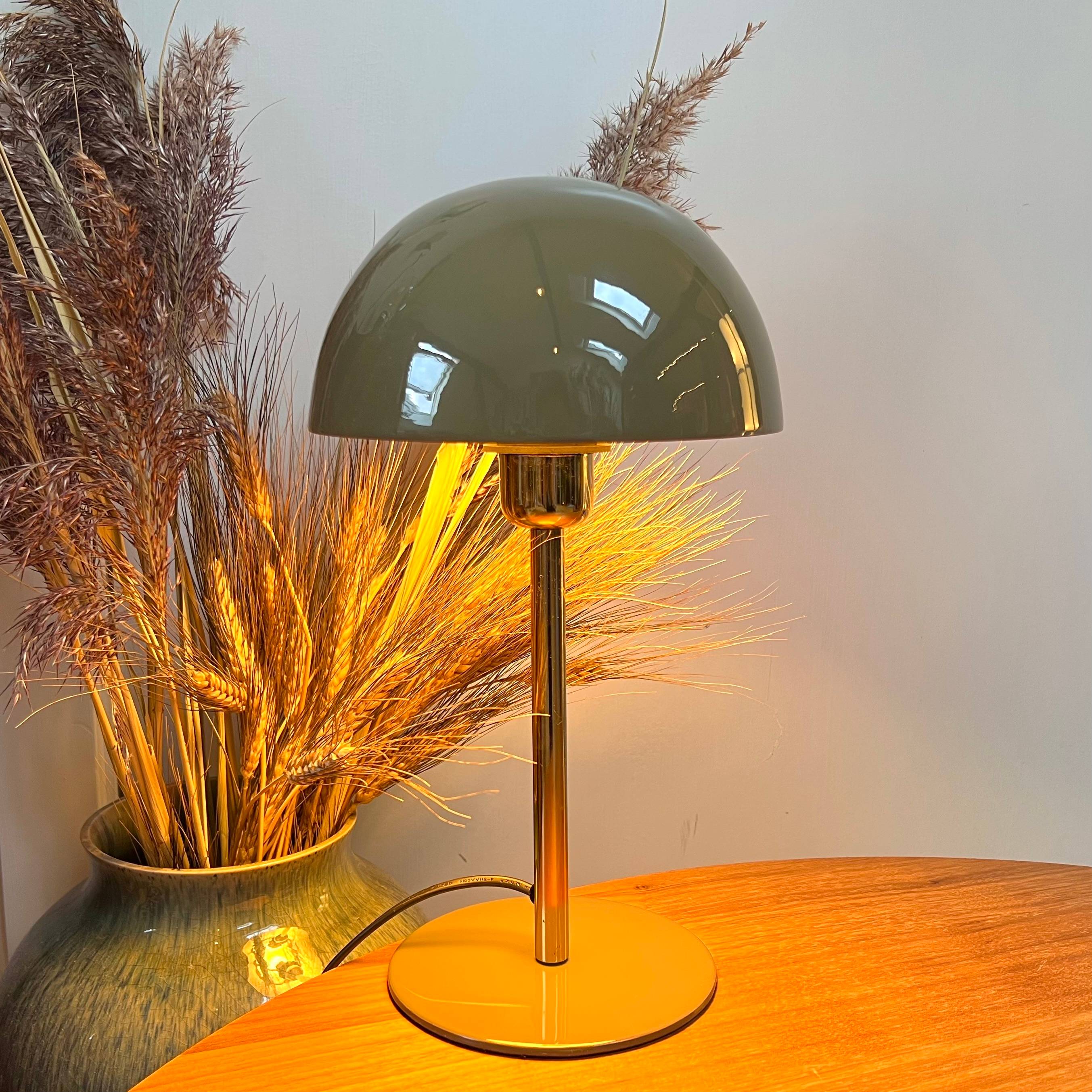 Elegant Bordlampe i flere farver - Stilfuld belysning til hjemmet Olivengrøn.