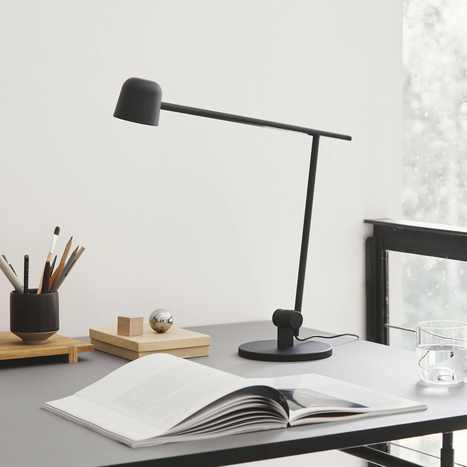 FRANDSEN LED skrivbordslampa Satellite, dimbar, Svart, Arbetsrum / kontor, Metall, Design, LED-bordslampa