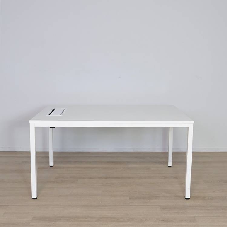 Vitt Mötesbord  - Skick 4