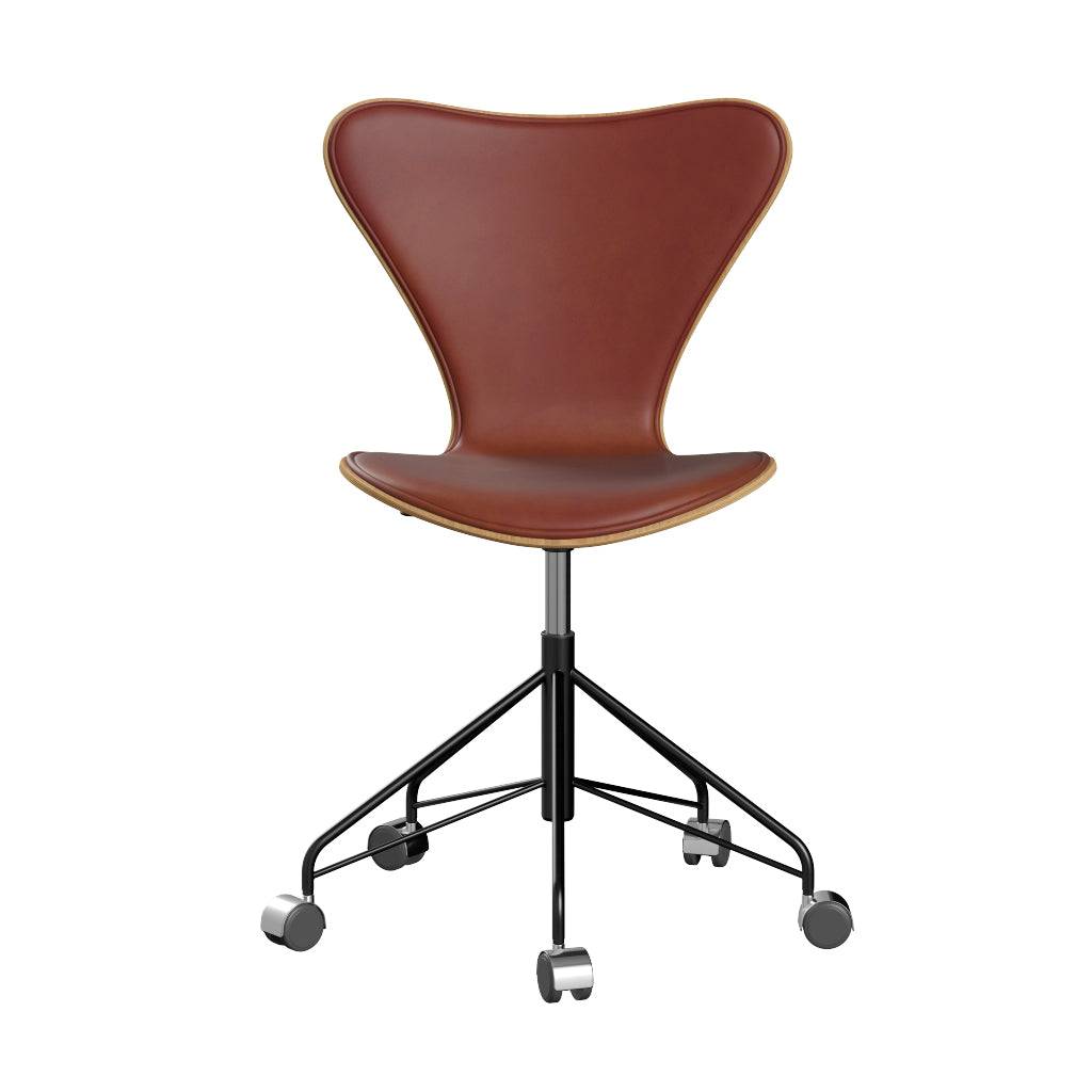 Fritz Hansen - 3117 kontorstol, naturfiner og forsidepolstret i Grace læder Eg - Kastanjebrun læder - Sort stel - Jacobsen Plus