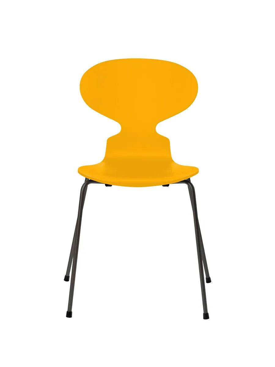3101 Myren Stol lakeret af Arne Jacobsen True Yellow / Warm Graphite - Jacobsen Plus