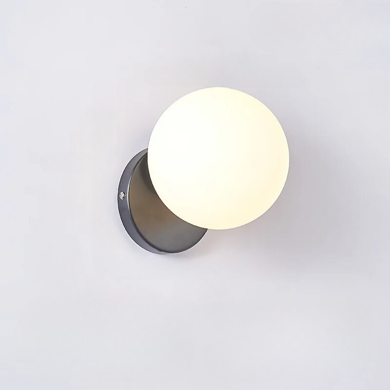 LuxeGlow - Stilig Guldvägglampa med Glaskula - Svart 1