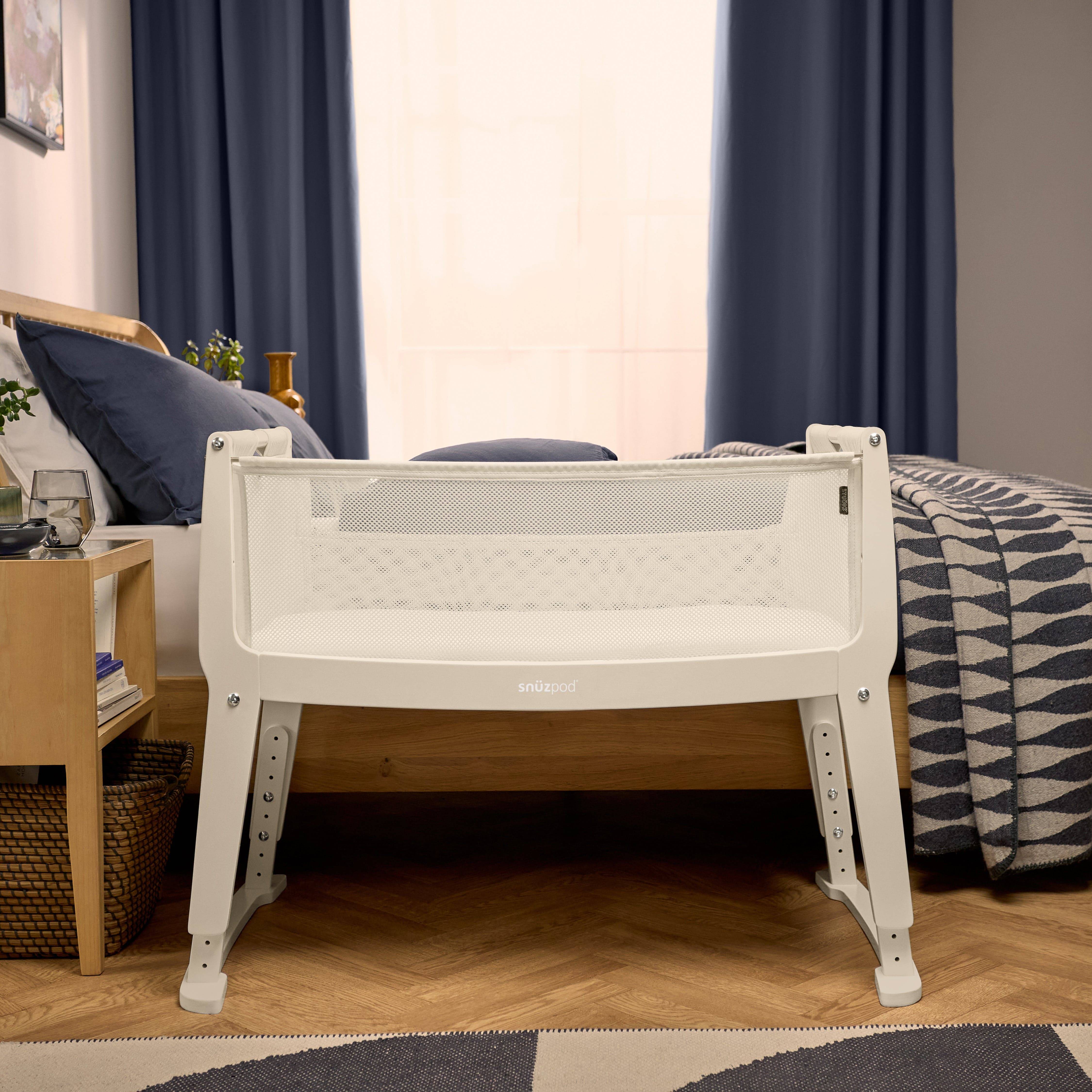 SnuzPod Studio Bedside Crib Vienna