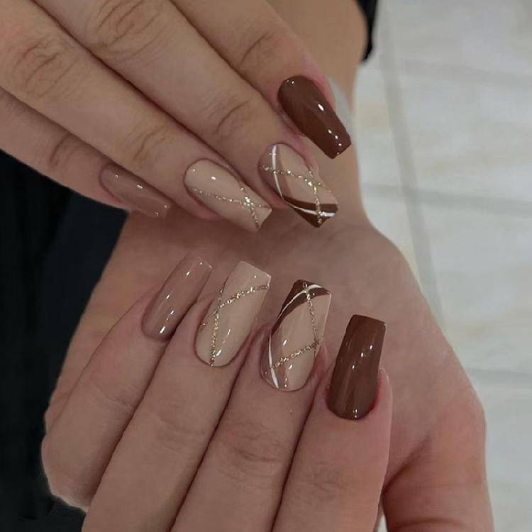 24 stycken rutiga självhäftande naglar glansiga lösnaglar ballerinas press-on-naglar glittrande konstgjorda akrylnaglar gray
