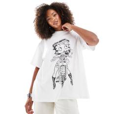 ASOS DESIGN – Vit t-shirt i boyfriendstil med licenserat 'Betty Boop'-tryck-Vit/a