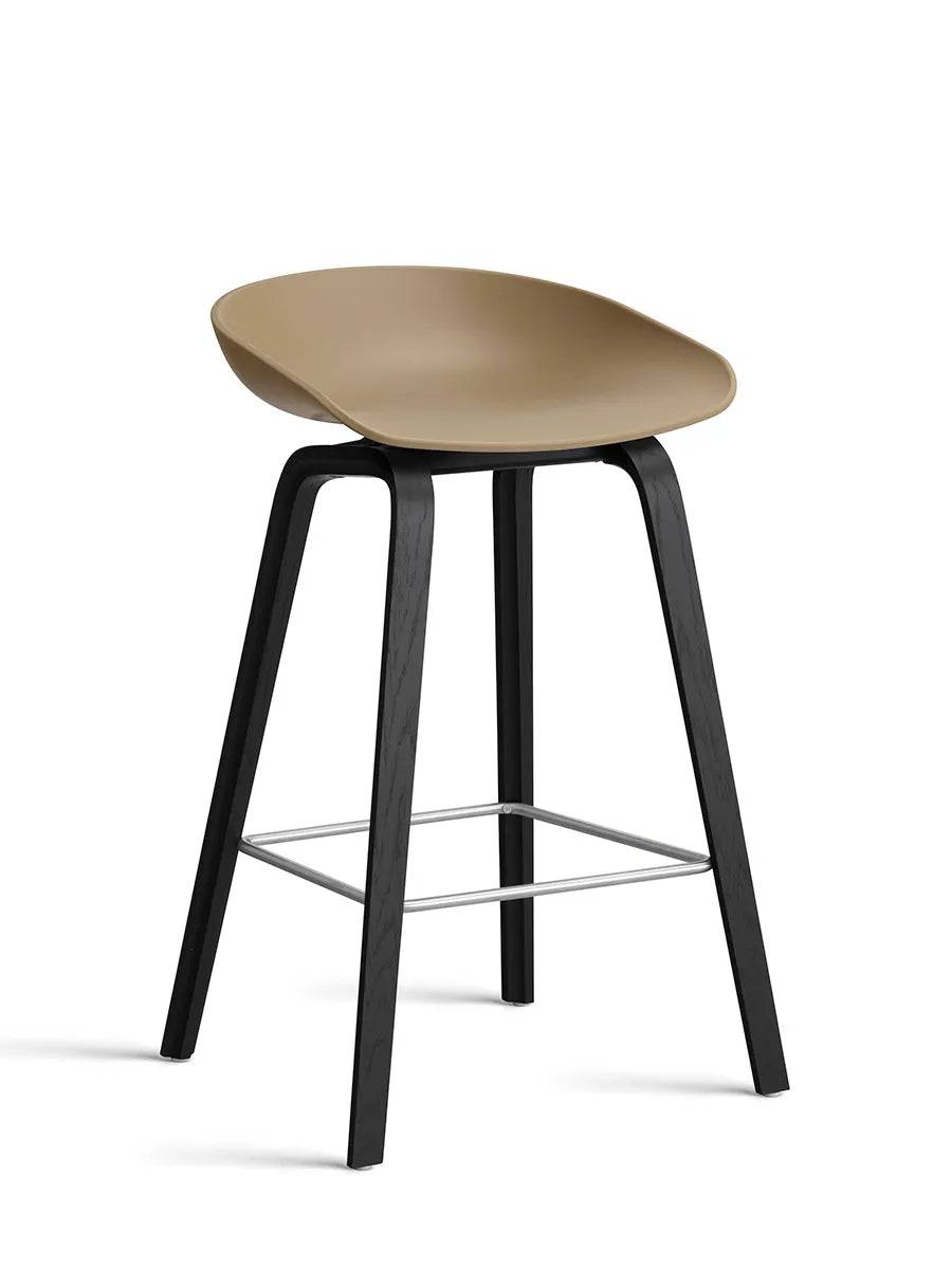 About a Stool AAS32 fra Hay Lav - B 50 x D 43 x H 64-75 cm / Clay / Sortbejdset eg - Jacobsen Plus