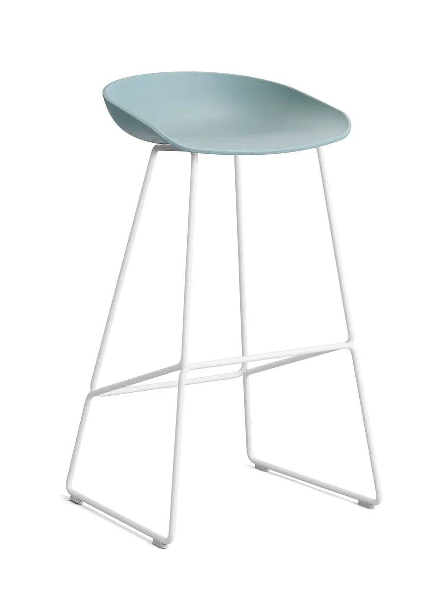 About a Stool AAS38 fra Hay Høj - B 50 x D 48 x H 75-86 cm / Dusty blue / Hvid pulverlakeret stål - Jacobsen Plus