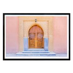 Kök Poster: Brown door, blue tiles, pink wall in Morocco av Photolovers