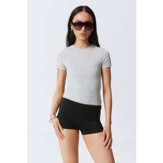 SLIM FITTED T-SHIRT