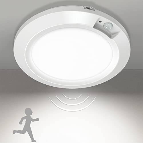 Bemexred LED trådlös batteridriven taklampa med rörelsedetektor inomhus, 6000K rörelsedetektor lampor batteri nattlampa för garderob hall badrum källare skåp trappa Ø16cm kylning vit