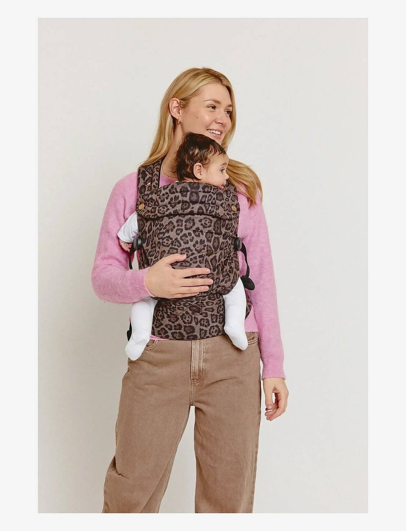 BIZZI GROWIN Nomad Air Baby Carrier | Brown | One Size