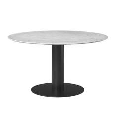 Gubi - GUBI 2.0 Dining Table, Ø 130 cm, Skiva: Marmor - Bianco Carrara, Bas: Svart - Spiseborde - Hvid - Metal/Sten