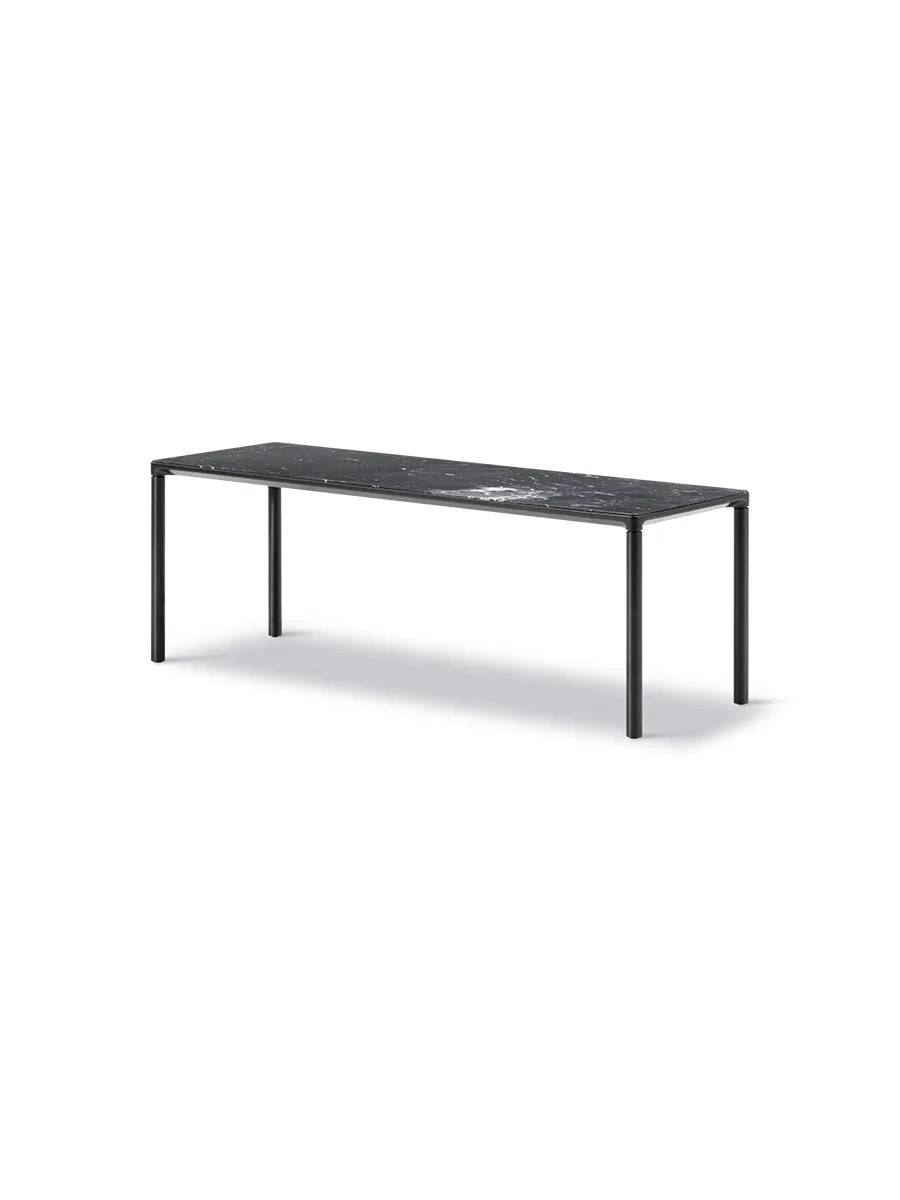 Piloti Bord, sort marquina fra Fredericia Furniture 6615: 120 x 39 x H41 cm / Sort pulverlakeret aluminium - Jacobsen Plus