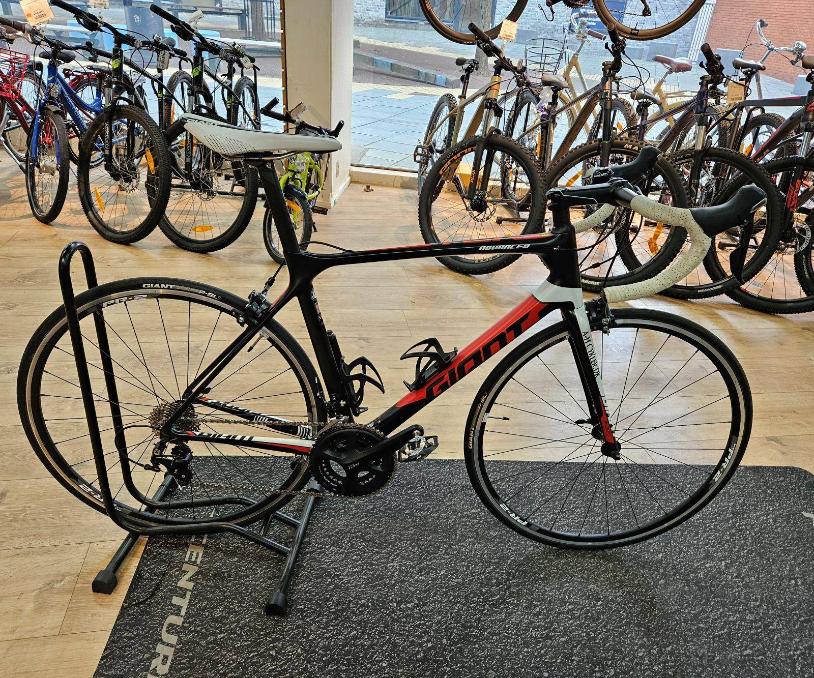 Giant TCR Advanced Racer.
