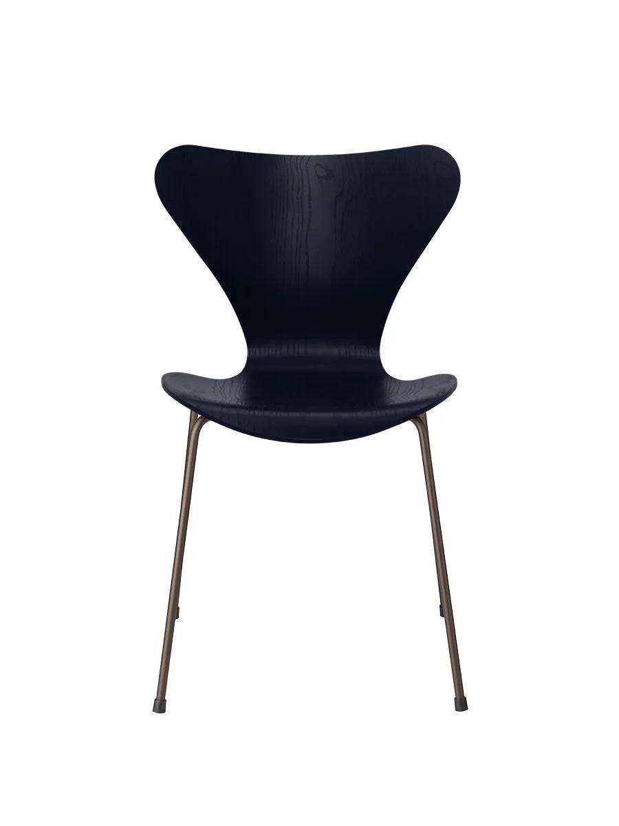 3107 Serie 7 stol i farvet ask af Arne Jacobsen Midnight Blue / Brown Bronze - Jacobsen Plus
