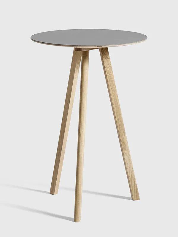 Copenhague CPH20 Bord, Ø70 cm fra Hay Lakeret eg / Grå linoleum - Jacobsen Plus