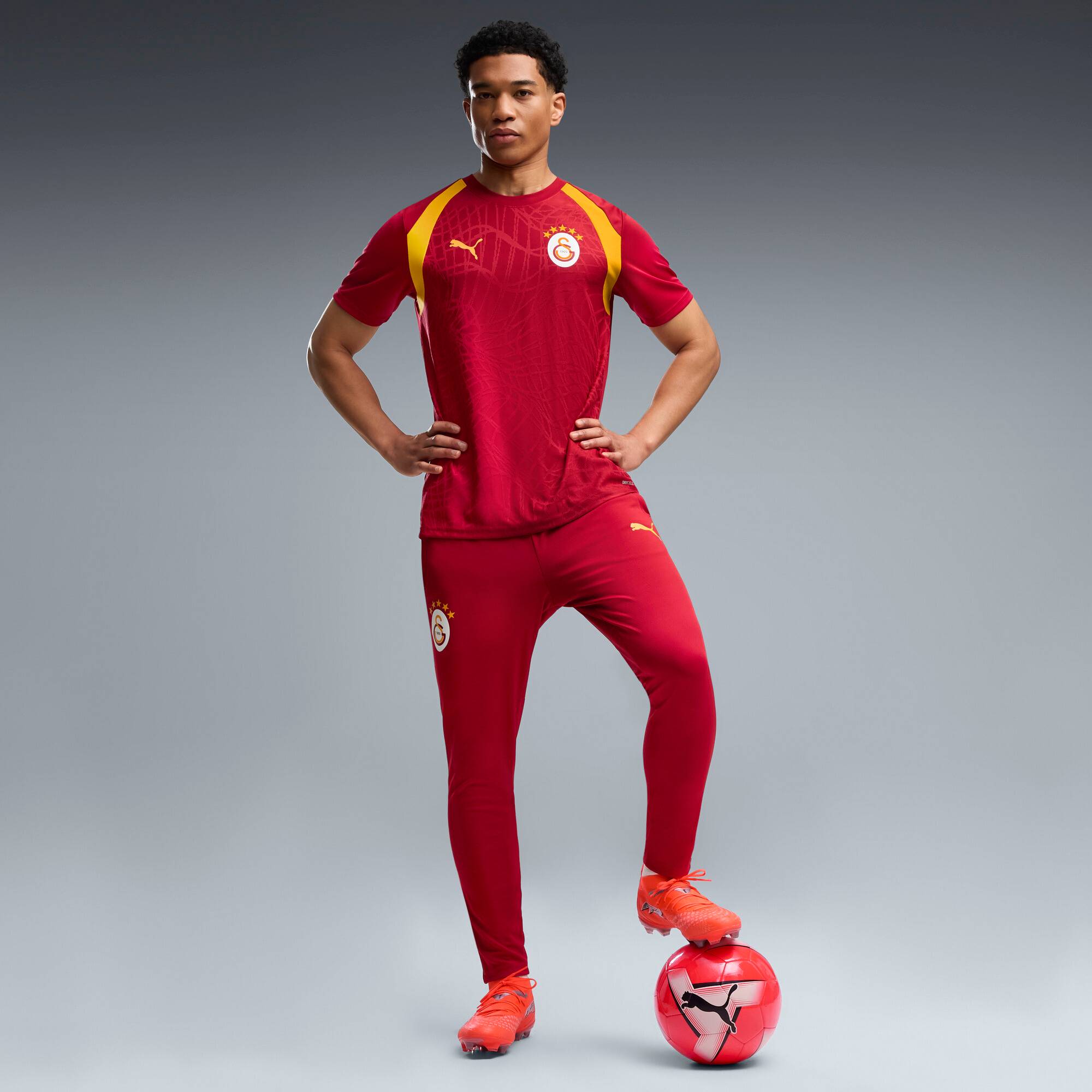 PUMA Galatasaray S.K. Slim Training Pants Men, Clothing, Dark Cherry/Summer Sunset, XXL