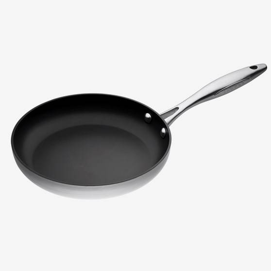 Stekpanna från Scanpans serie CTX, 28 cm.