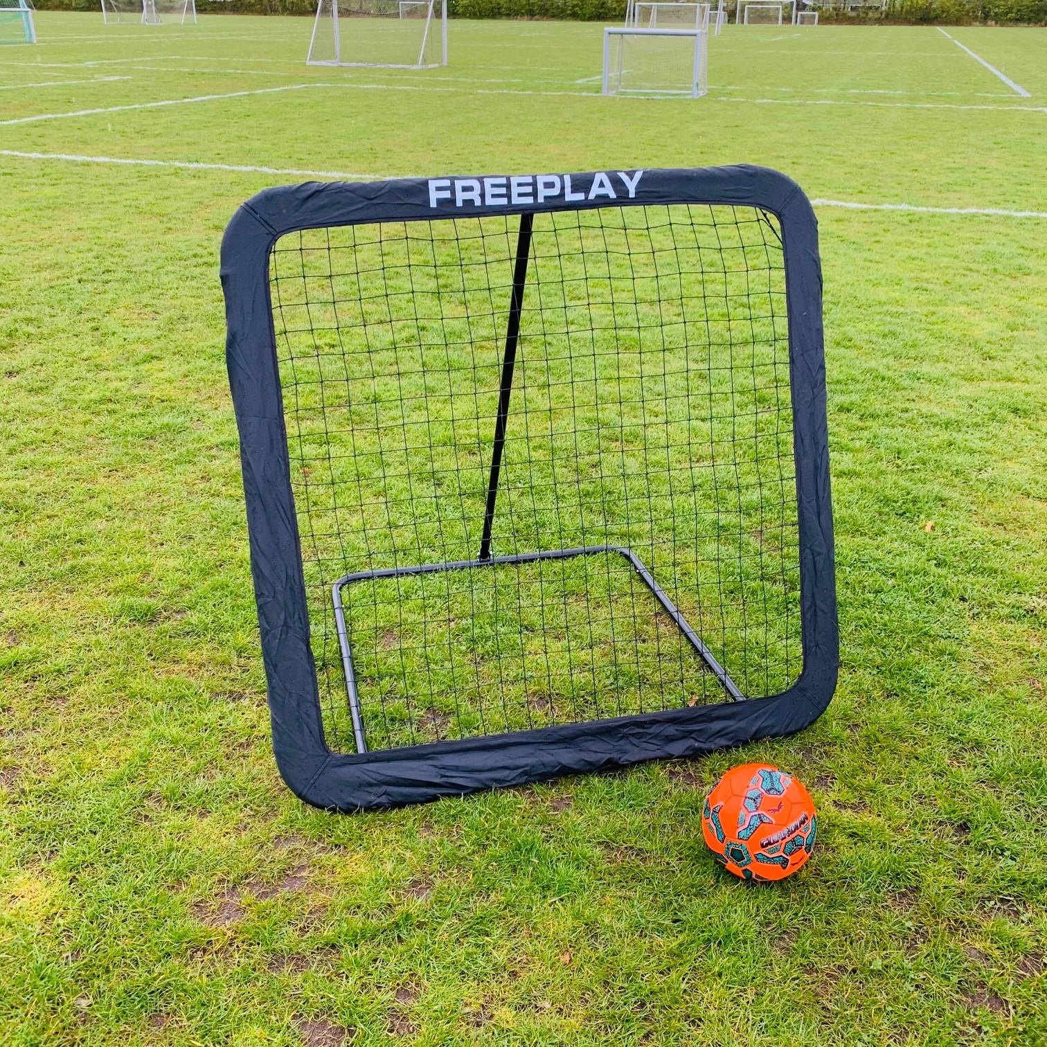 Freeplay Elite Sport Fodbold Rebounder 160 x 160 cm.