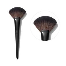 V112 - FLUFFY FAN POWDER BRUSH