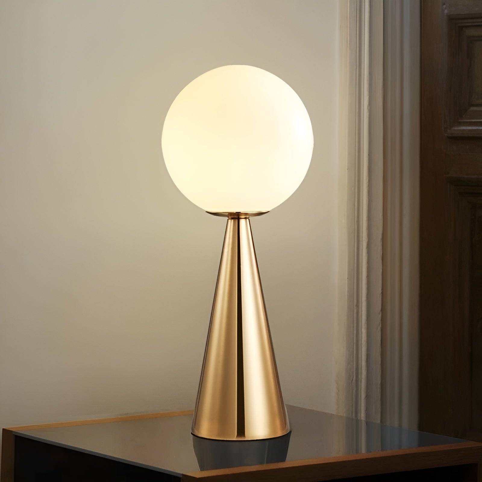 Elegant Guld Bordslampa - Lyxig Belysning för Ditt Inre - Kallt vitt