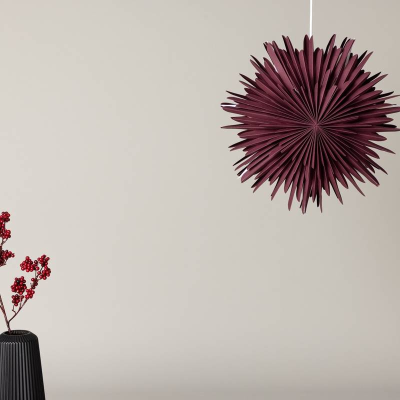 Topaz - Stjerneformet loftlampe i mørkerødt papir, tre størrelser 46 cm.