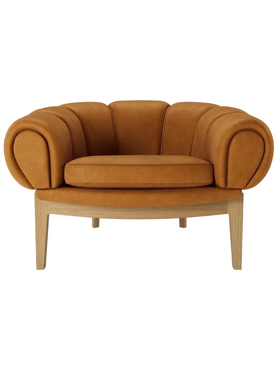 Croissant Lounge Chair, leather fra GUBI Prisgruppe 5 / Massiv olieret egetræ - Jacobsen Plus