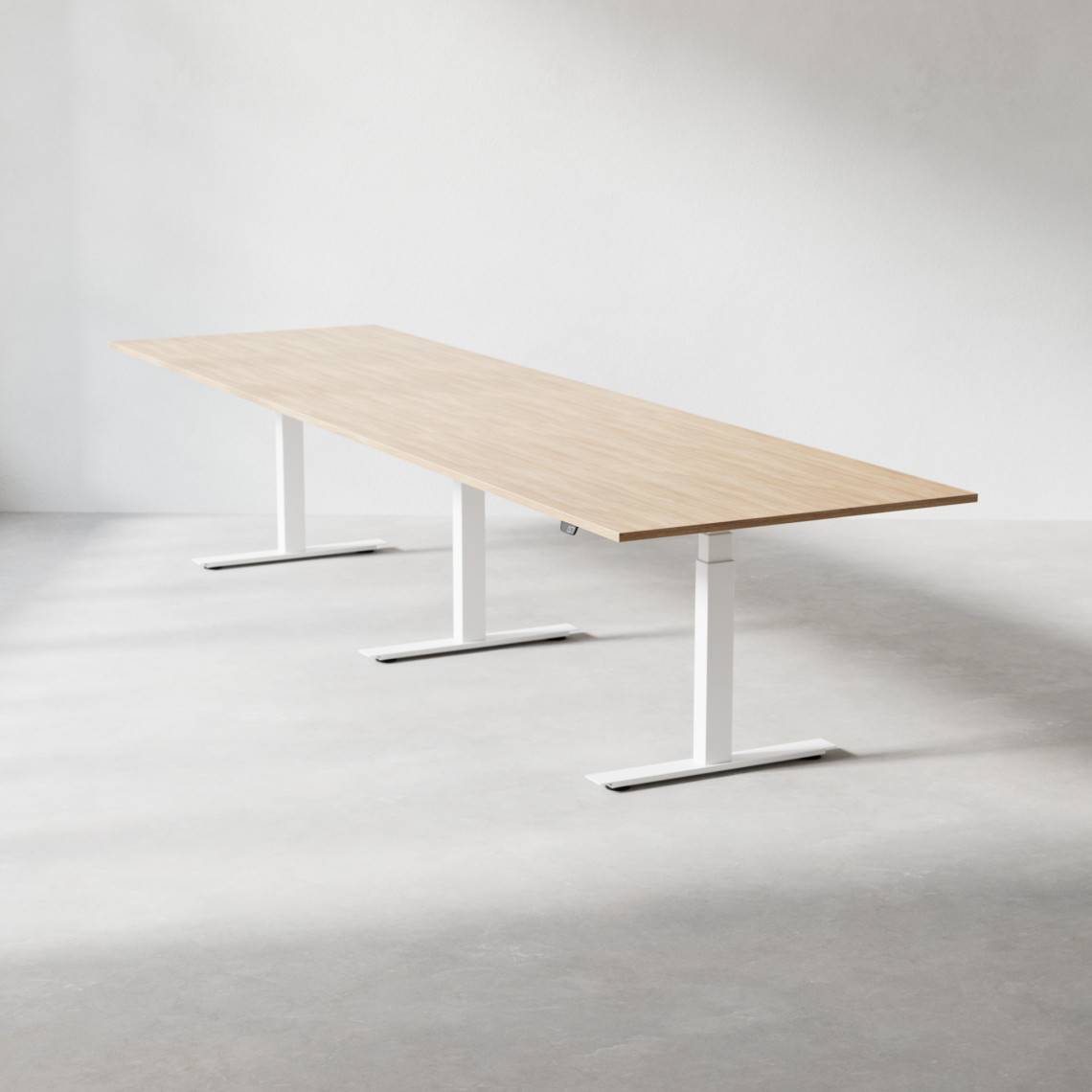 Hæve sænke konferencebord Modul, Størrelse 420 cm, Farve Eg, Ben Hvid.