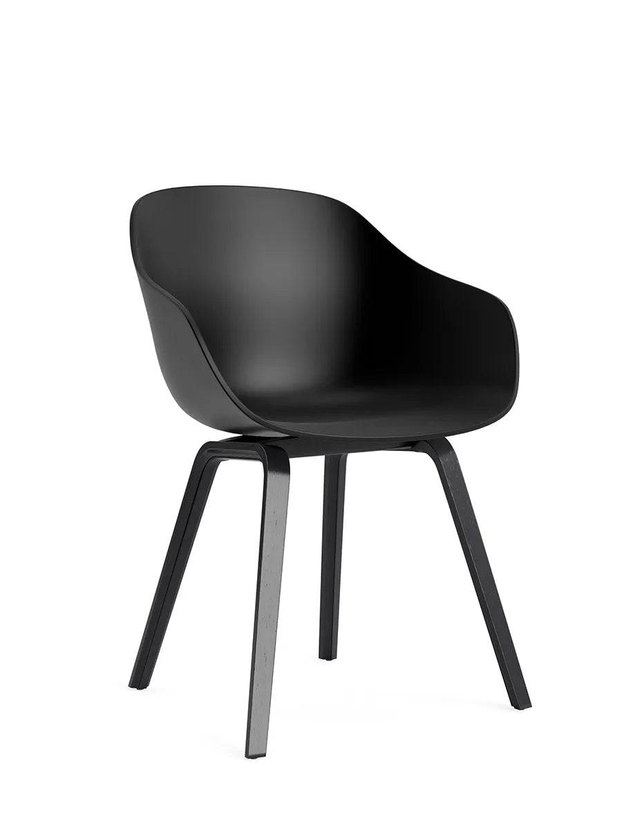 About a Chair AAC 222 fra Hay Black / Sortlakeret eg - Jacobsen Plus