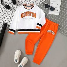 2 st Ung pojke Casual Fashion Rib Split Långärmad Top + Orange Casual Byx Set, Arch Letter Print, Lämplig för barn Casual tillfällen och skolcampus, v - Vitt (6Y,7Y,4Y,5Y)