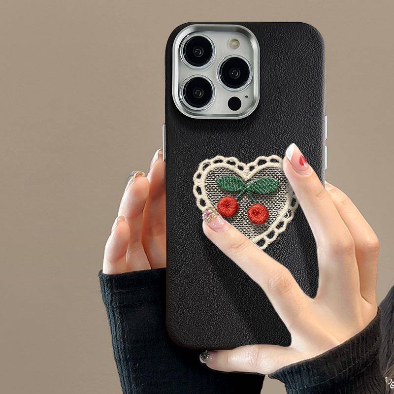 Knitted Cherry Lanyard Suitable for Apple 16PRO Mobile Phone Case Iphone15 Metal Leather Pattern 14 Autumn and Winter Large Hole 13 Honor 100 Pro