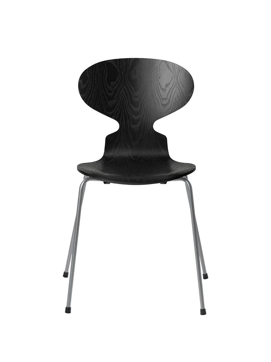3101 Myren Stol i farvet ask af Arne Jacobsen Sort / Silver Grey - Jacobsen Plus