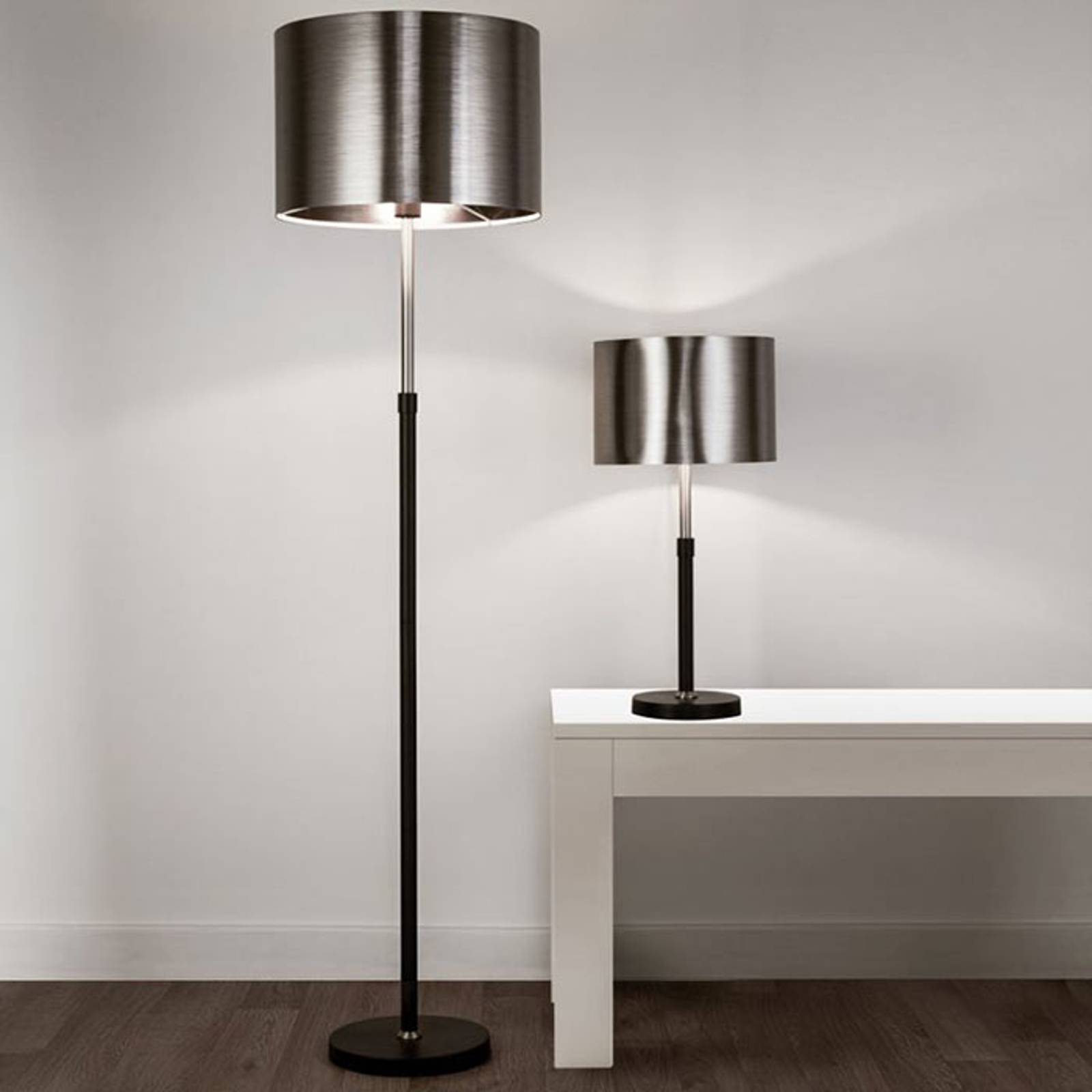 Searchlight Bordslampa Column, Svart, Vardagsrum / matsal, Metall, Modern, Bordslampa
