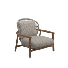 Gloster - Fern Low Back Lounge Chair, White/Dune, Kat.D Wave Buff - Fåtöljer utomhus - Metall/Trä/Textilmaterial