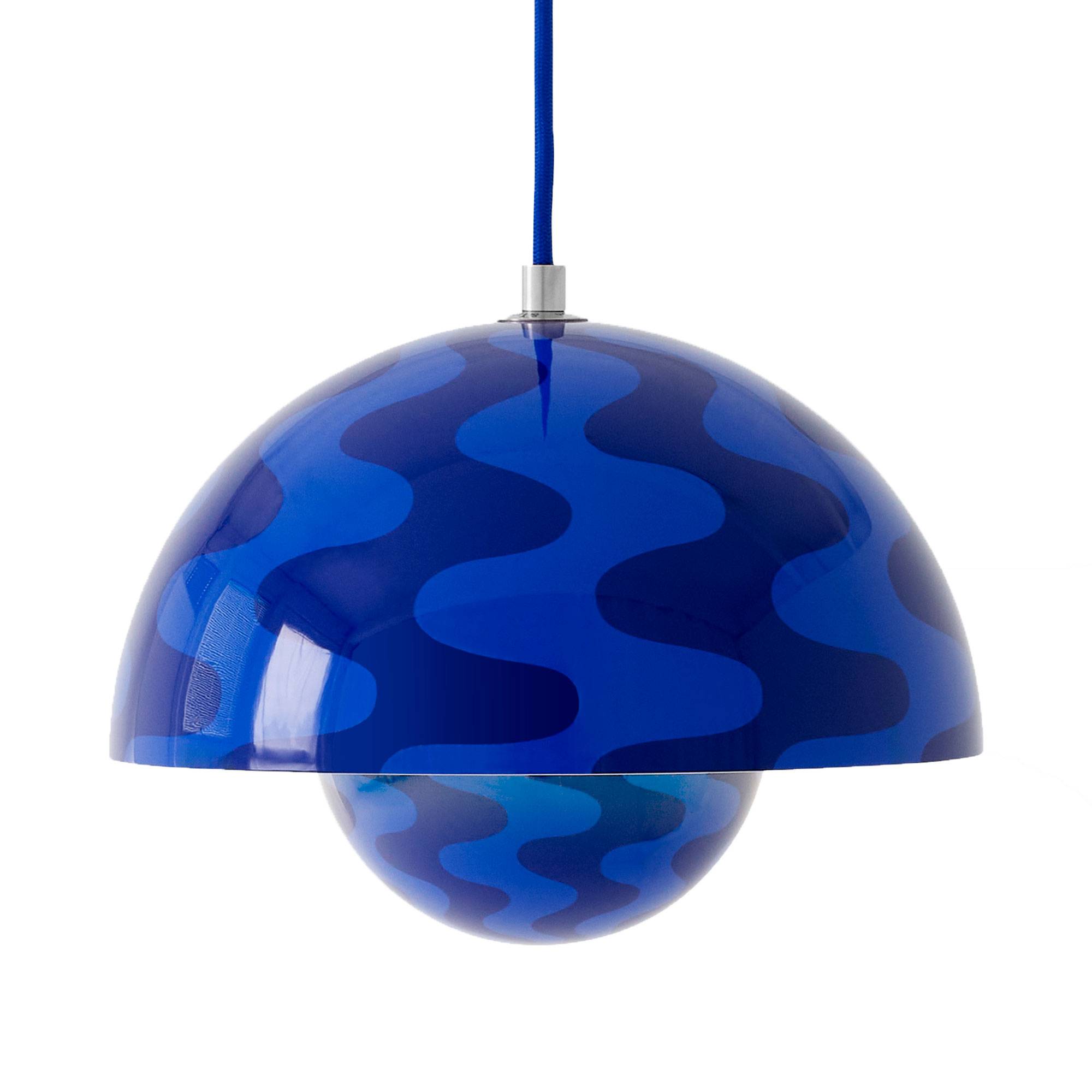 Flowerpot VP7 Pendel, Ø37 cm, af Verner Panton Cobalt Blue & Twilight Blue Pattern.