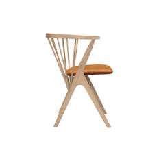 No 8 Chair i Eg Sæbe / Silk Cognac Læder | Sibast Furniture