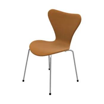 3107 Serie 7, fuldpolstret af Arne Jacobsen Remix / 433 Okker - Jacobsen Plus