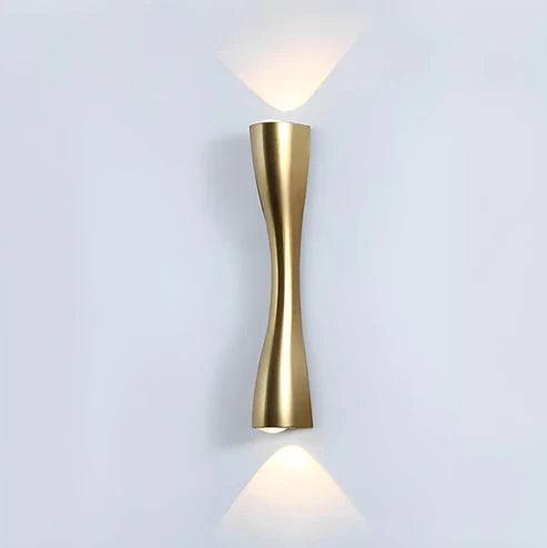 RéconfortGlow – Elegant Vattentålig Vägglampa för Inomhus och Utomhus - Guld / 35 x 6cm / Kall Vit